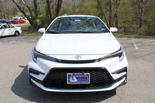 Wind Chill Pearl 2026 Toyota Corolla SE