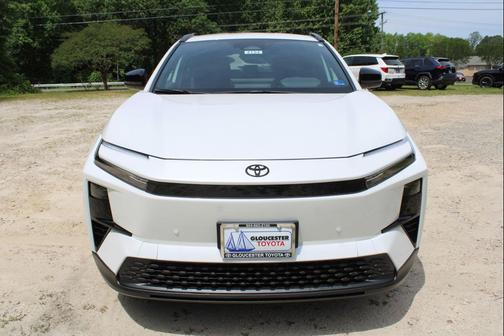 Wind Chill Pearl 2026 Toyota C-HR SE