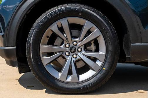 Blue Metallic 2022 Ford Explorer XLT
