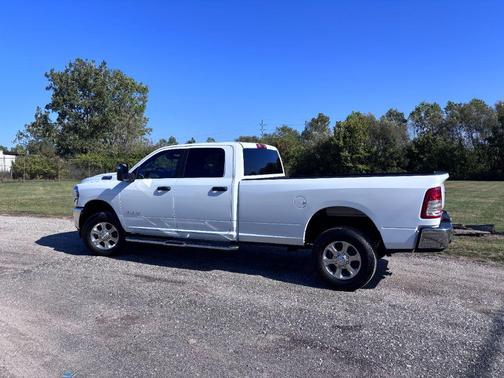 2023 RAM 2500 Big Horn Crew Cab 4x4 8' Box