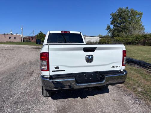 2023 RAM 2500 Big Horn Crew Cab 4x4 8' Box
