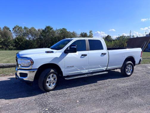 2023 RAM 2500 Big Horn Crew Cab 4x4 8' Box