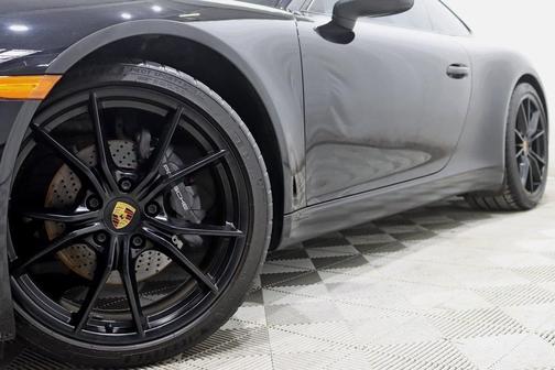 2019 Porsche 911 Carrera