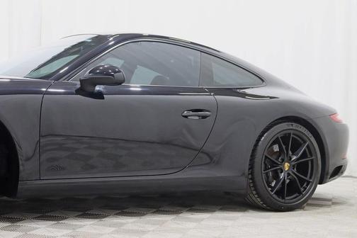 2019 Porsche 911 Carrera