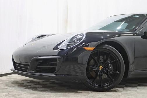 2019 Porsche 911 Carrera