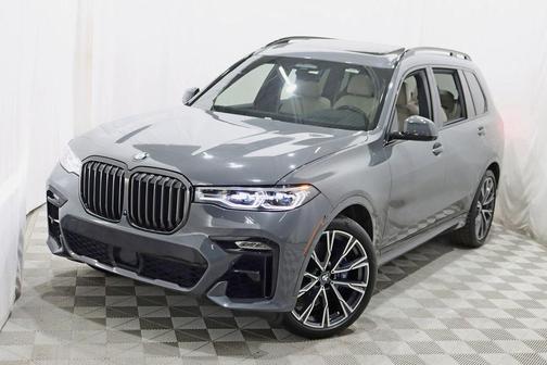 2022 BMW X7 M50i