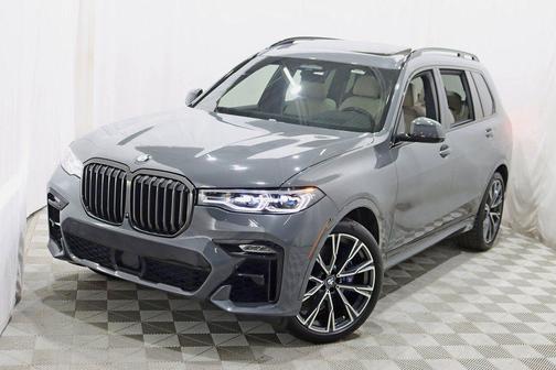 2022 BMW X7 M50i