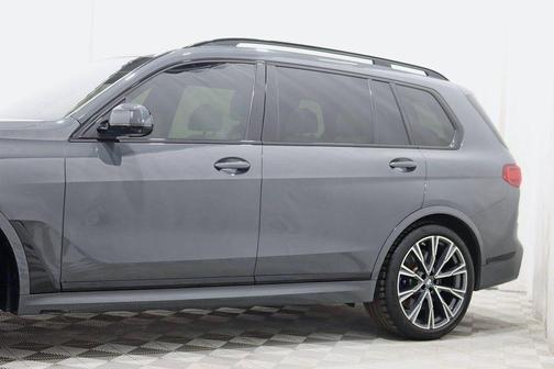 2022 BMW X7 M50i