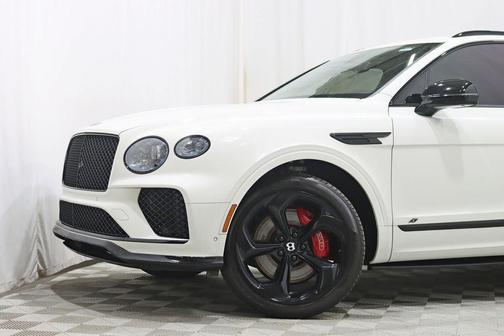 Glacier White 2023 Bentley Bentayga S