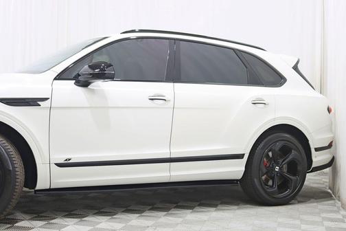 Glacier White 2023 Bentley Bentayga S