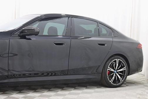 2024 BMW i5 M60