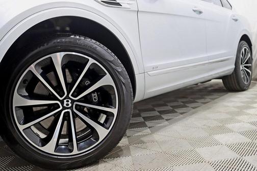 2022 Bentley Bentayga V8