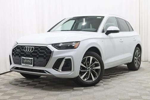 2022 Audi Q5 45 S line Premium Plus
