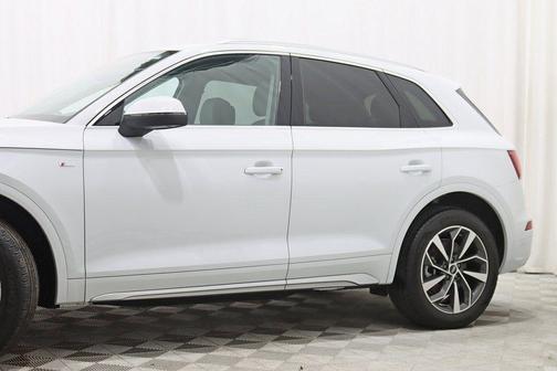 2022 Audi Q5 45 S line Premium Plus