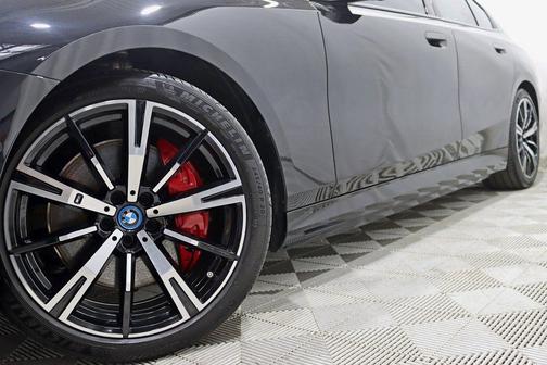 Black Sapphire Metallic 2024 BMW i5 M60
