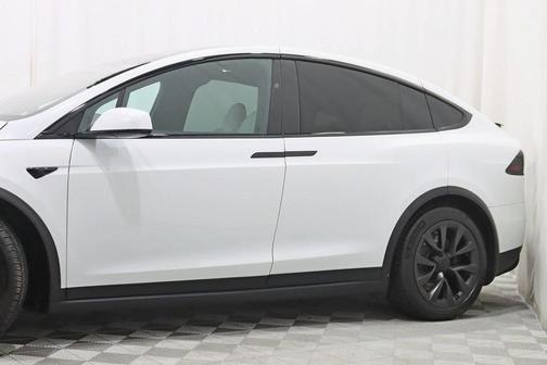 2022 Tesla Model X Plaid Tri Motor All-Wheel Drive