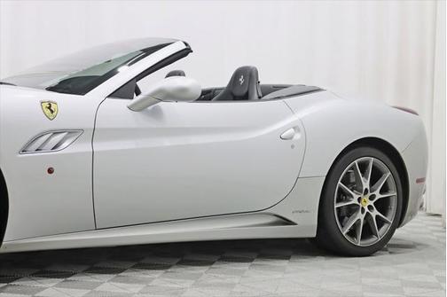2011 Ferrari California Base