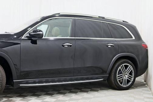 Obsidian Black Metallic 2022 Mercedes-Benz GLS 450 4MATIC