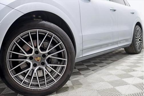 2022 Porsche Cayenne S