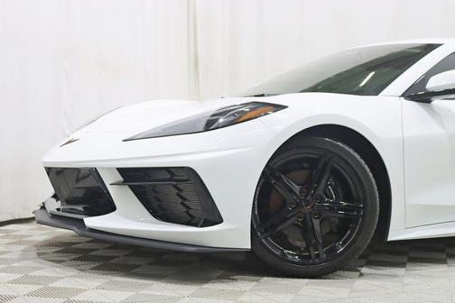 Arctic White 2026 Chevrolet Corvette Stingray w/1LT