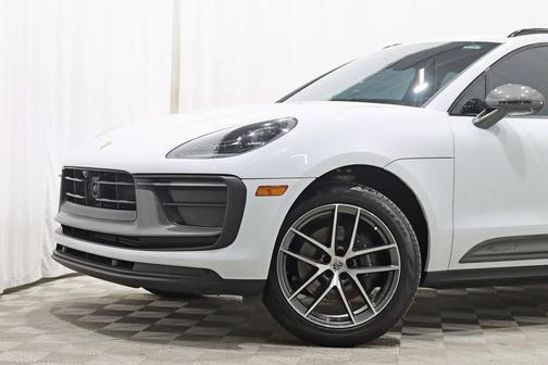 2023 Porsche Macan T