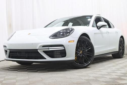 2018 Porsche Panamera Turbo