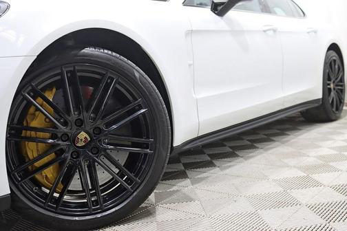 2018 Porsche Panamera Turbo