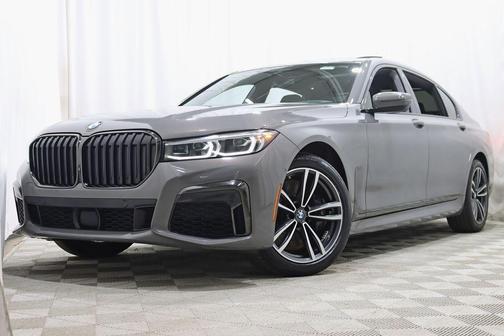 Bernina Grey Amber Effect Metallic 2022 BMW 750 i xDrive