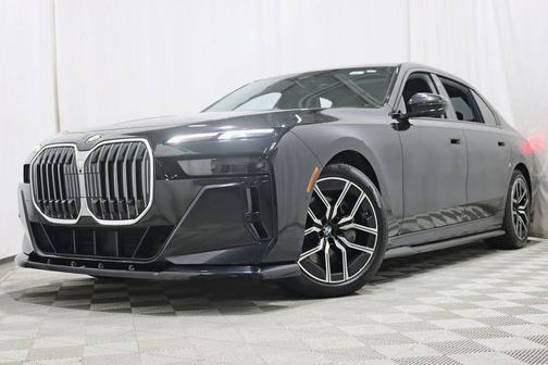 Black Sapphire Metallic 2024 BMW 740 xDrive