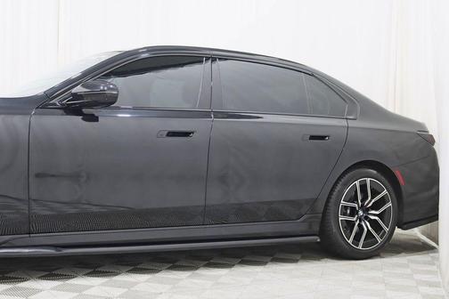 Black Sapphire Metallic 2024 BMW 740 xDrive