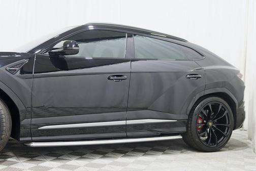 Nero Helene Metallic 2020 Lamborghini Urus Base