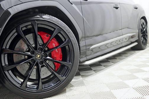 Nero Helene Metallic 2020 Lamborghini Urus Base