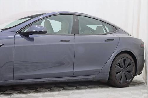 2022 Tesla Model S Base