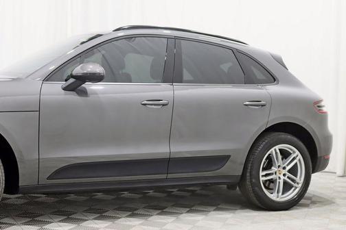 Agate Grey Metallic 2018 Porsche Macan Macan S