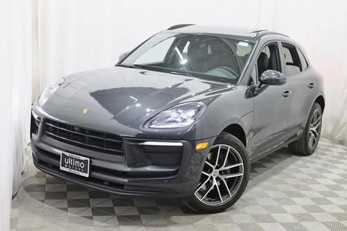 2022 Porsche Macan Base