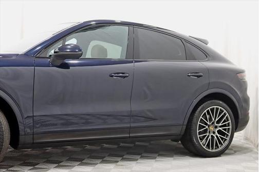2021 Porsche Cayenne Base