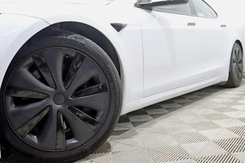 Pearl White Multi-Coat 2023 Tesla Model S Base
