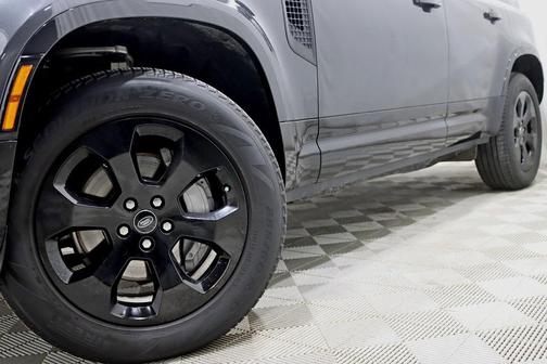 2023 Land Rover Defender 110 X-Dynamic SE