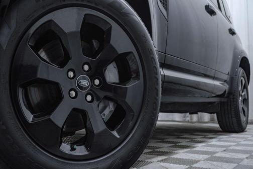 2023 Land Rover Defender 110 X-Dynamic SE