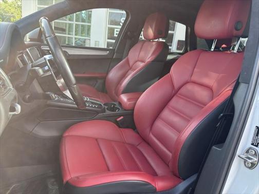 2016 Porsche Macan Turbo