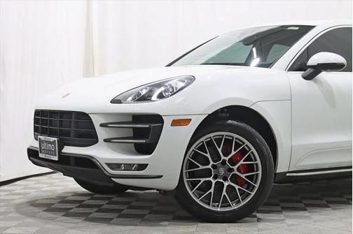 2016 Porsche Macan Turbo