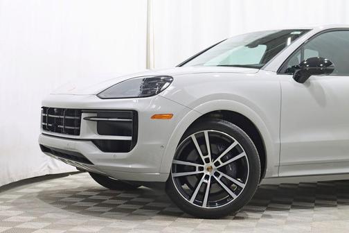 Chalk 2024 Porsche Cayenne Cayenne