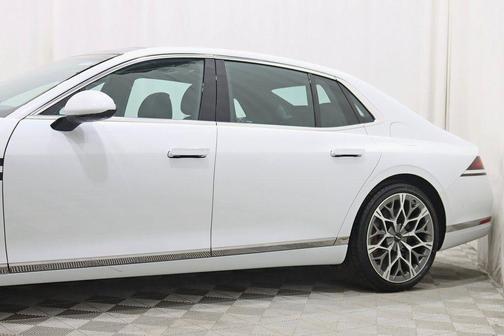 2025 Genesis G90 3.5T e-SC AWD