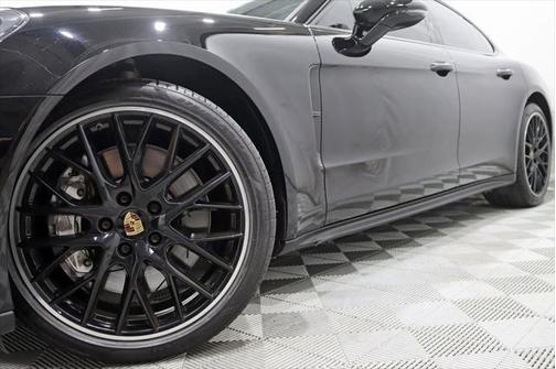 2018 Porsche Panamera 4