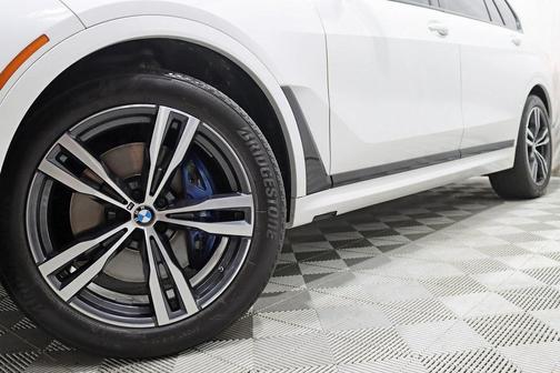 2022 BMW X7 M50i