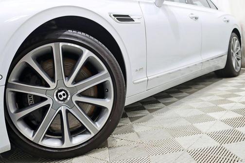 Glacier White Solid 2020 Bentley Flying Spur W12