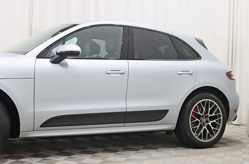 Rhodium Silver Metallic 2017 Porsche Macan Macan GTS