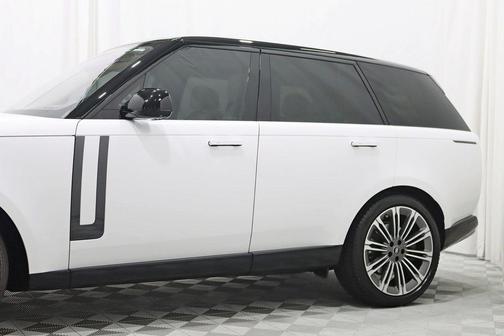 2023 Land Rover Range Rover P530 SE
