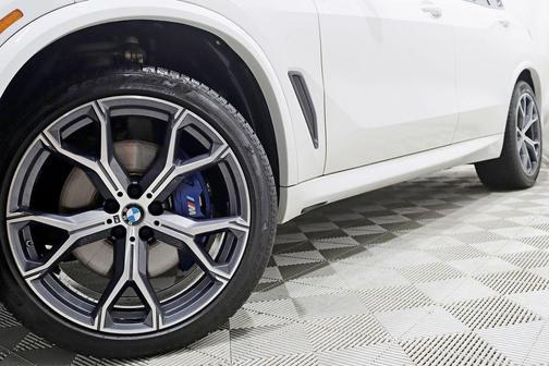 Alpine White 2022 BMW X5 xDrive40i