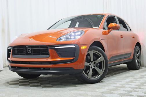 Papaya Metallic 2025 Porsche Macan Macan